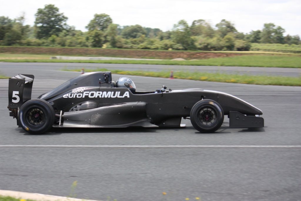 Tatuus Formule Renault 2.0 lors d'un stage de pilotage Mercury Silver avec Euroformula