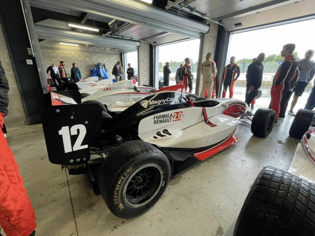 Formule Renault 2.0 Tatuus ex-Simon Pagenaud à piloter en stage de pilotage.