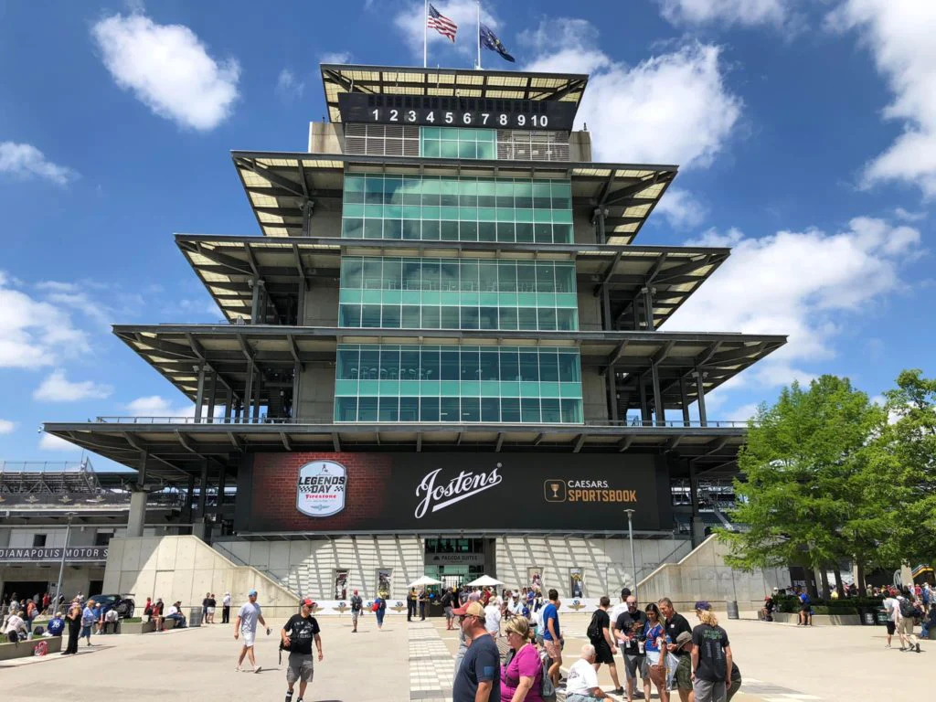 La Pagode Indianapolis Motor Speedway ! A découvrir avec Mercury Silver en mai 2024.